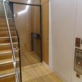 Queen's - Lifts - (2 of 8) - Library
